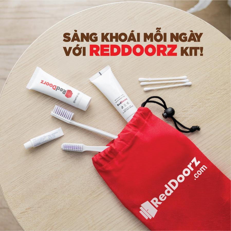 Reddoorz Near Tan Huong Market 2 Хошимин Экстерьер фото